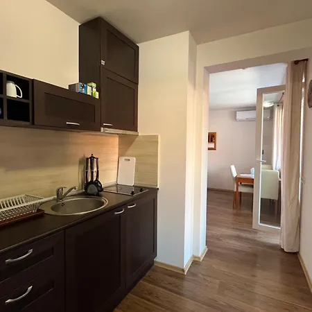 Royal Towers 253